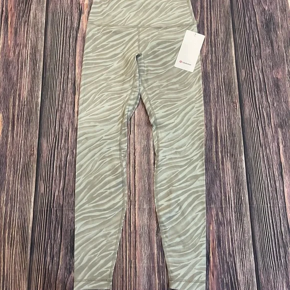 Lululemon Align Super High Rise Pant - Picture 3 of 4